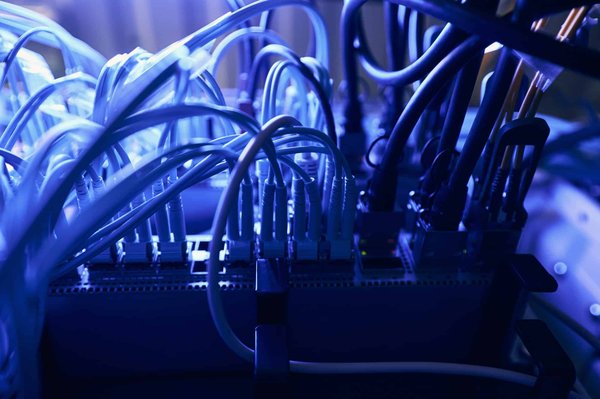 Débit internet faible : quelles peuvent être les causes ?